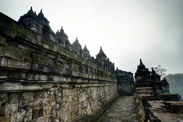 Tåhättan utsikt från Indonesiens Borobudur temple — Stockfoto