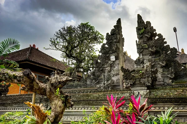 Hinduiskt tempel i Ubud Bali Indonesien — Stockfoto