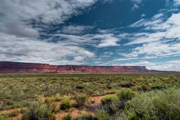 Widok na klify w vermillion Arizona, Stany Zjednoczone Ameryki — Zdjęcie stockowe