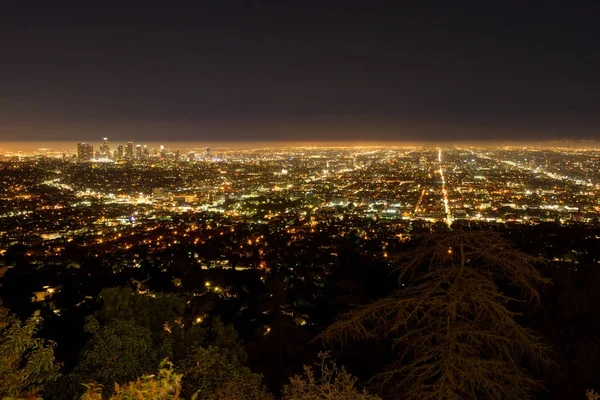 Los Angeles-i La város éjszakai kilátás a Griffith Obszervatórium — Stock Fotó