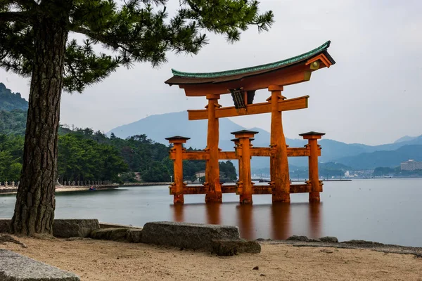 Santuário de Itsukushima Torii Ilha de Miyajima Japão — Fotografia de Stock