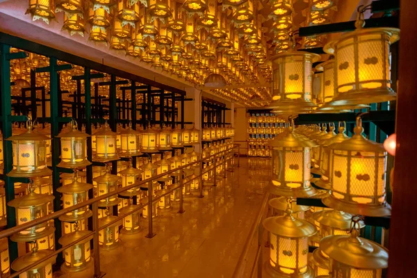A csarnok a lámpák Torodo Hall Koya San Japánban — Stock Fotó