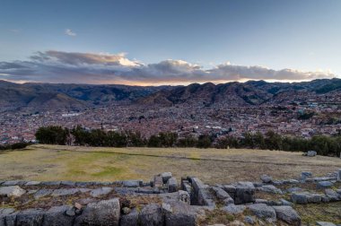 Cusco Peru günbatımı sırasında üzerinden görünüm
