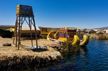 Yüzen ada Totora reed yakınındaki Huatajata, Bolivya, oluşan