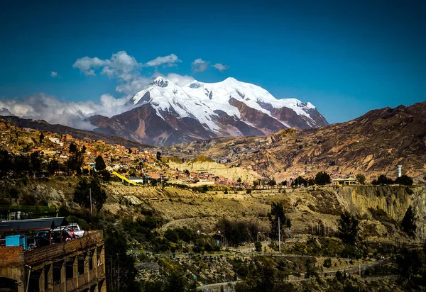 La Paz Bolivya Illimani Dağı üzerinden görünüm