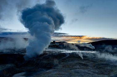 Jeep Sol de Manana jeotermal etkin alan Altipla sis arasında