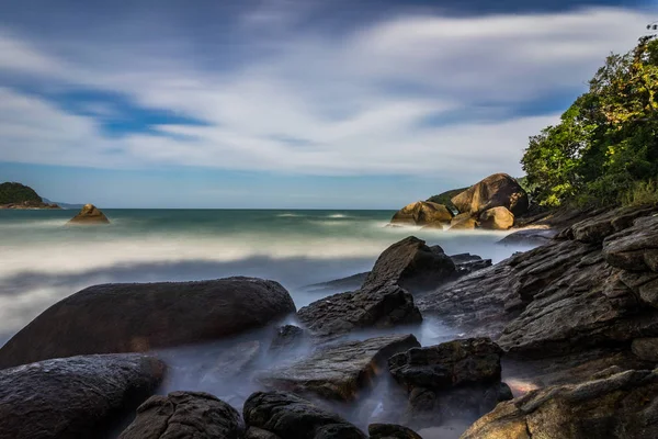 Playa de larga exposición Pedra da Praia do Meio Trindade, Paraty Rio — Foto de Stock