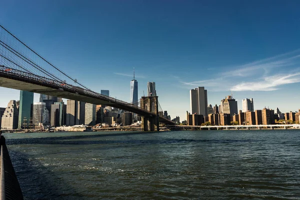 纽约地平线景曼哈顿与自由塔世界 — 图库照片