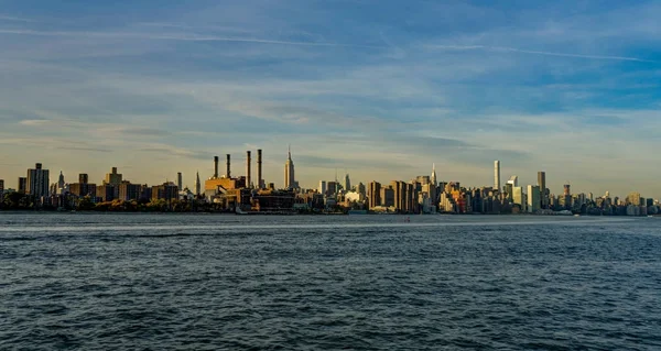 New York Skyline Cityview Manhatten med Empire State Building — Stockfoto