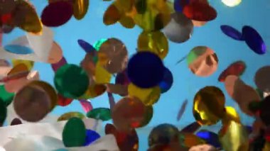 konfeti ve yılan mavi arka planda suyun altında