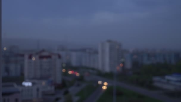 Fundo desfocado. cidade noite anel estrada. luzes embaçadas . — Vídeo de Stock