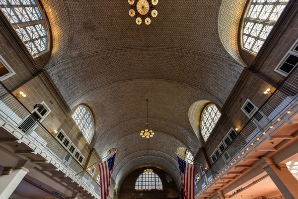 Grote zaal van Ellis Island National Park - New York — Stockfoto