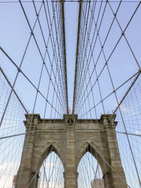 Brooklyn Köprüsü Kemerleri