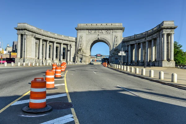 Puente de Manhattan Arco triunfal — Foto de Stock