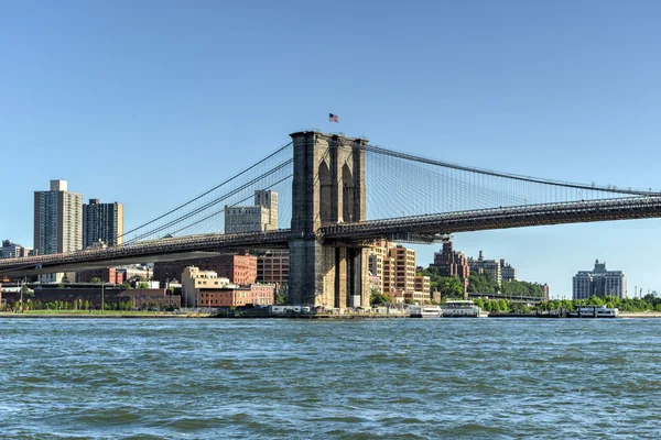 Blick auf die Brooklyn Bridge — Stockfoto