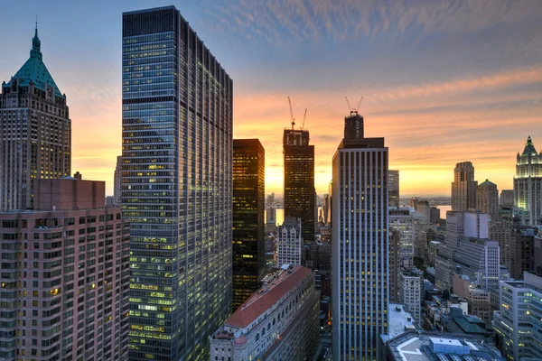 Skyline van New york bij zonsondergang — Stockfoto