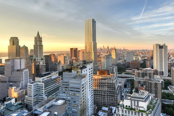 Skyline van New york bij zonsondergang — Stockfoto