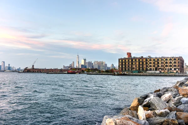 Manhattan látképe Red Hook — Stock Fotó