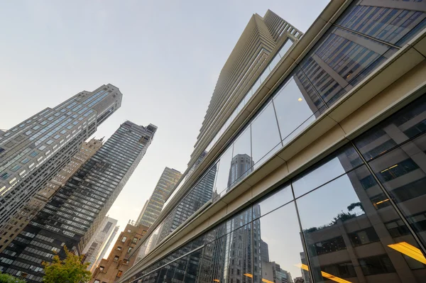 Здание Bloomberg - Нью-Йорк — стоковое фото