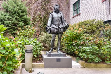 Miguel de Cervantes Statue