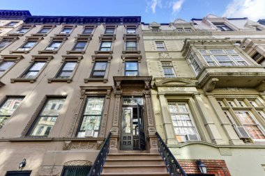 New York şehrinin kumtaşı evleri