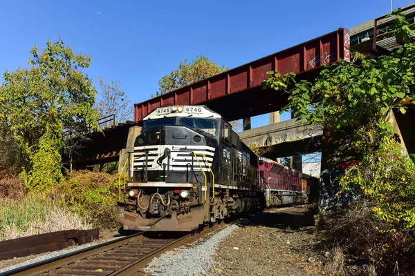 Pociąg towarowy w Jersey City, New Jersey — Zdjęcie stockowe