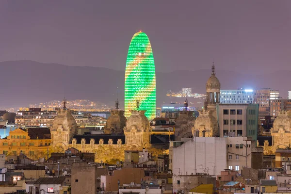 Barcelona skyline por la noche —  Fotos de Stock