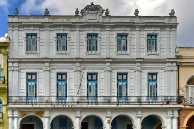 Plaza Vieja - Havana, 