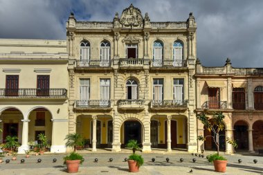 Plaza Vieja - Havana, 