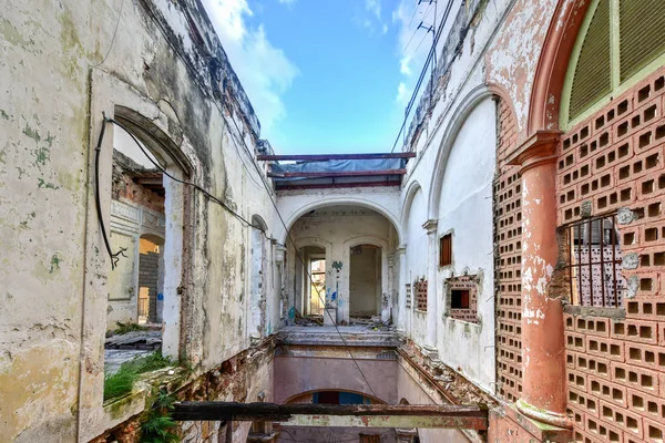 Oude gebouw - Havana, Cuba — Stockfoto