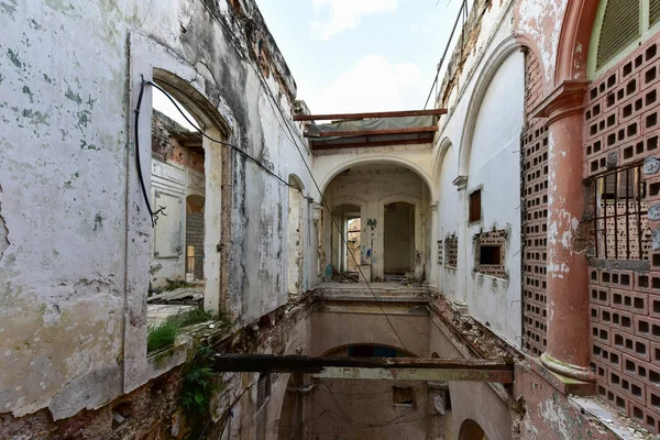 Oude gebouw - Havana, Cuba — Stockfoto