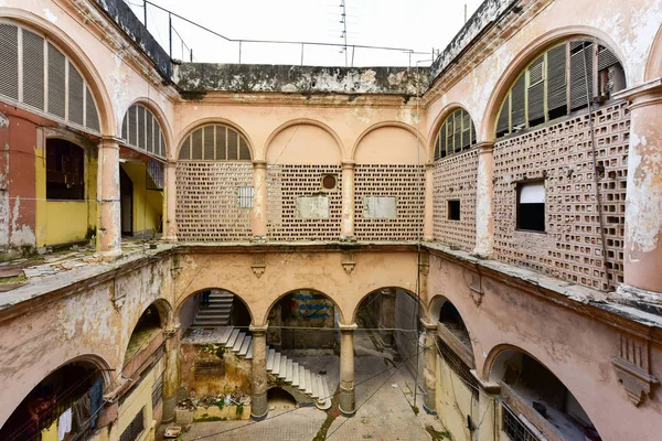 Edifício antigo - Havana, Cuba — Fotografia de Stock