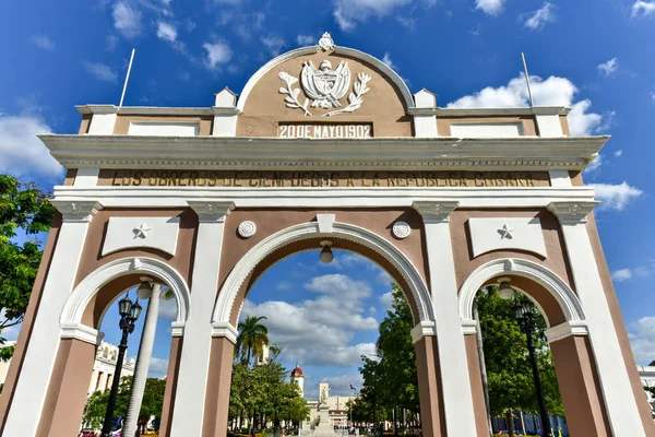 Arco triunfal - Cienfuegos, Cuba —  Fotos de Stock