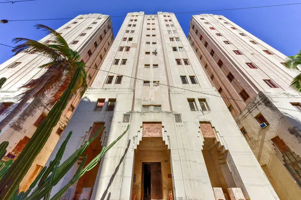 Lopez Serrano Building - Havana, Cuba — Stock Photo, Image