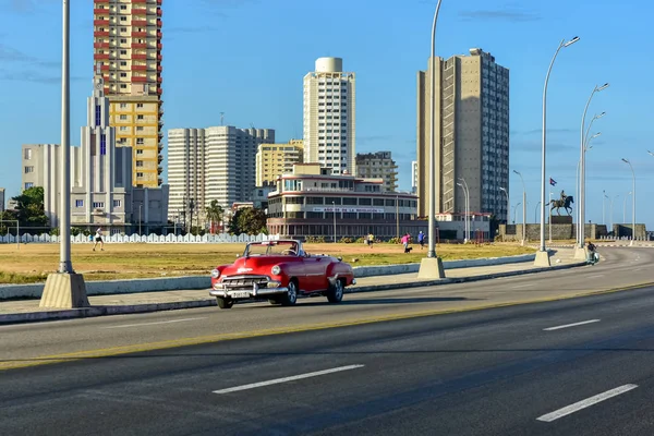 Oldtimer - havana, kuba — Stockfoto