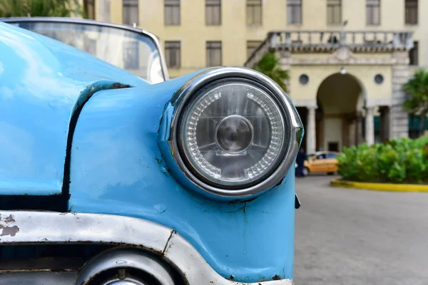 Klasik Otomobil taksi - Hotel Nacional - Havana, Küba — Stok fotoğraf