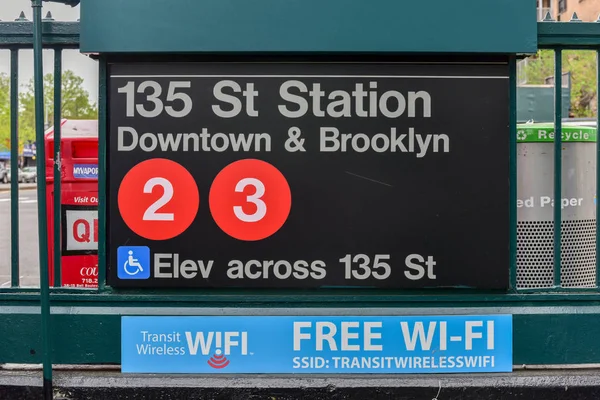 Estación de metro 135th Street - Nueva York —  Fotos de Stock