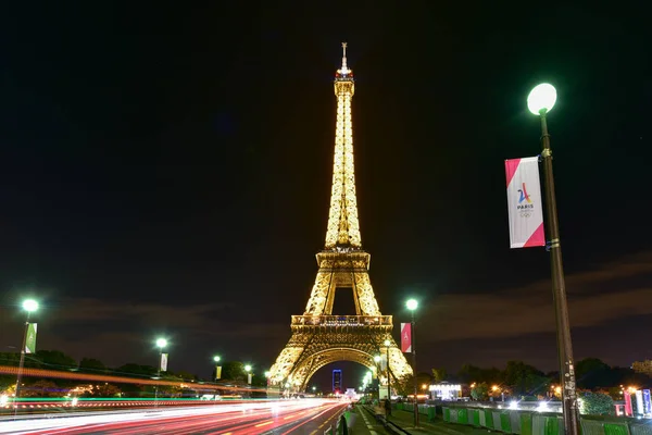 Torre Eiffel - París, Francia — Foto de Stock