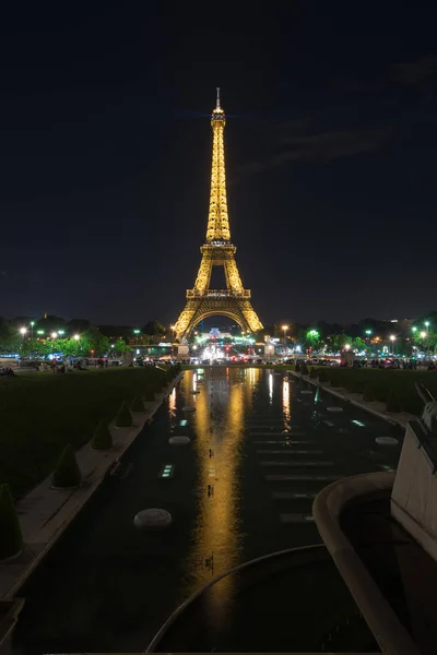 Eiffelturm - paris, frankreich — Stockfoto
