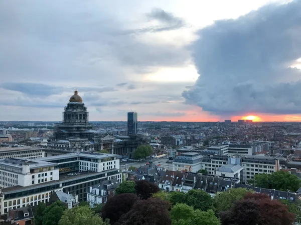 Bryssel Skyline i solnedgången — Stockfoto