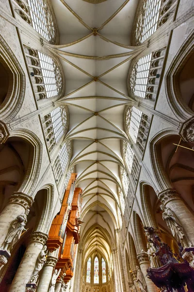 Catedral de Santa Gudula, Bruxelas, Bélgica — Fotografia de Stock