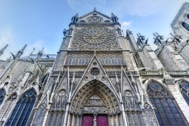 Paris 'ten değil.