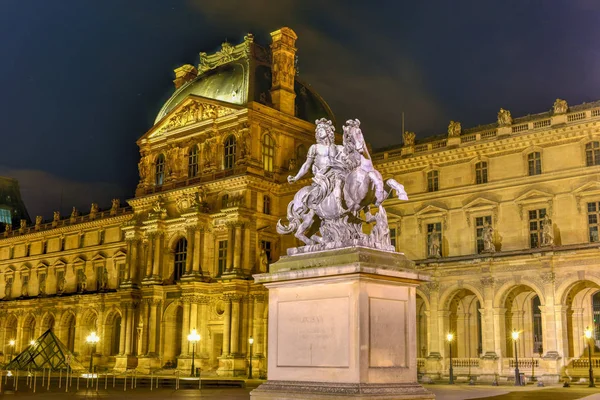 Король Людовик XIV - Париж, Франция — стоковое фото