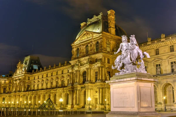 Král Ludvík Xiv - Paříž, Francie — Stock fotografie
