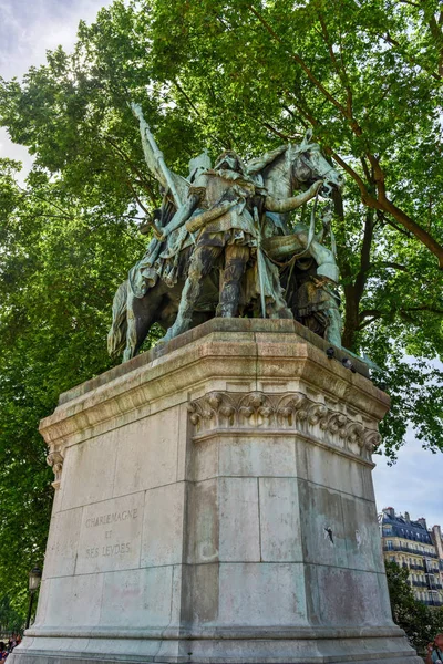 Статуя Карла Великого - Париж, Франція — стокове фото