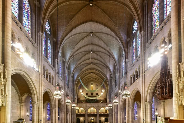 Kirche am Fluss - New York — Stockfoto