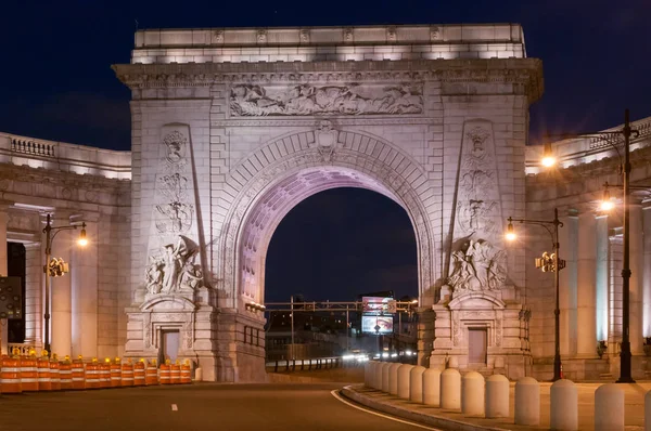 Arco e colonnato di Manhattan Bridge — Foto Stock