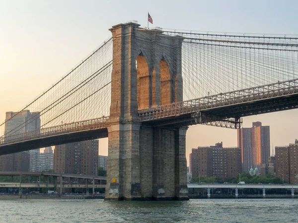 布鲁克林大桥-纽约城 — 图库照片