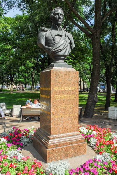 Lermontov Monument - Sankt Petersburg, Ryssland — Stockfoto