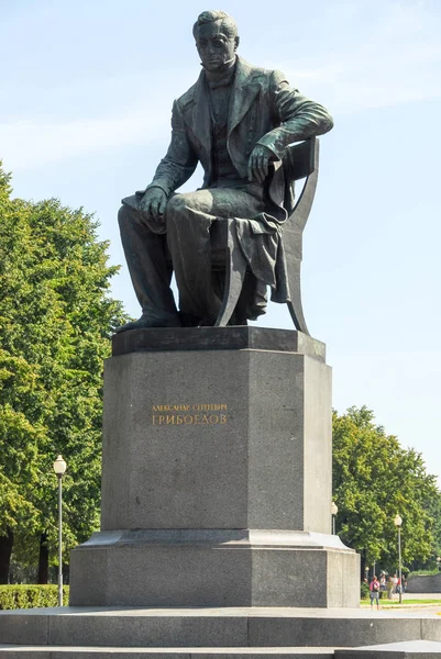 Monumento a Griboyedov - San Petersburgo, Rusia — Foto de Stock